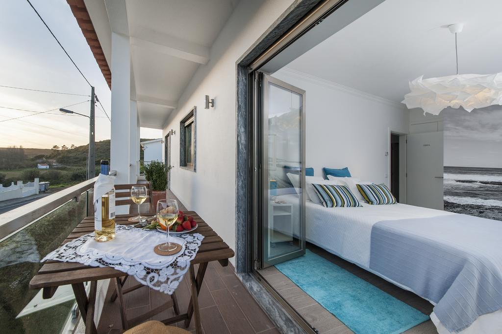 Beachouse - Surf, Bed & Breakfast Ericeira Værelse billede